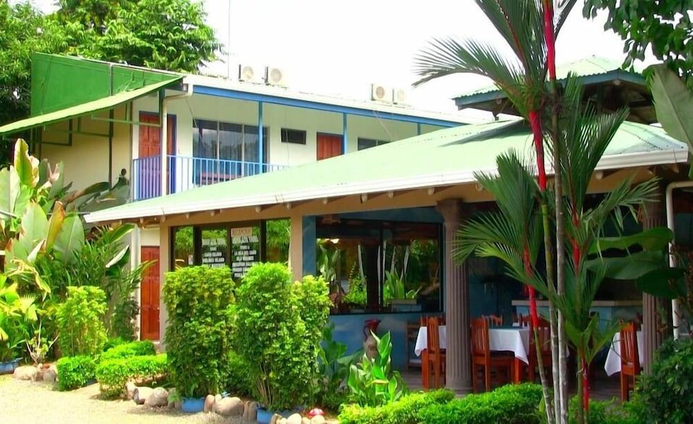 Hotel Bahia Azul Увита Экстерьер фото